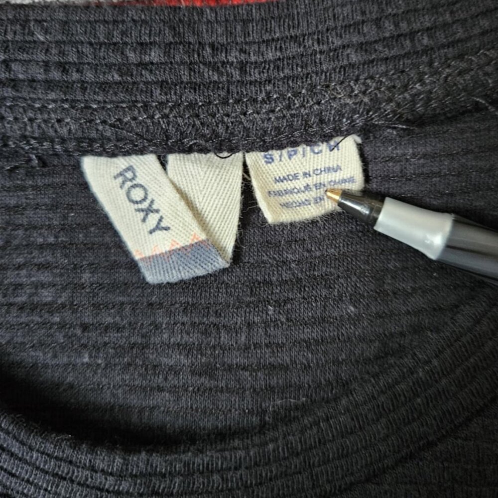 Sleeveless Roxy Crop Top! - Picture 3 of 5